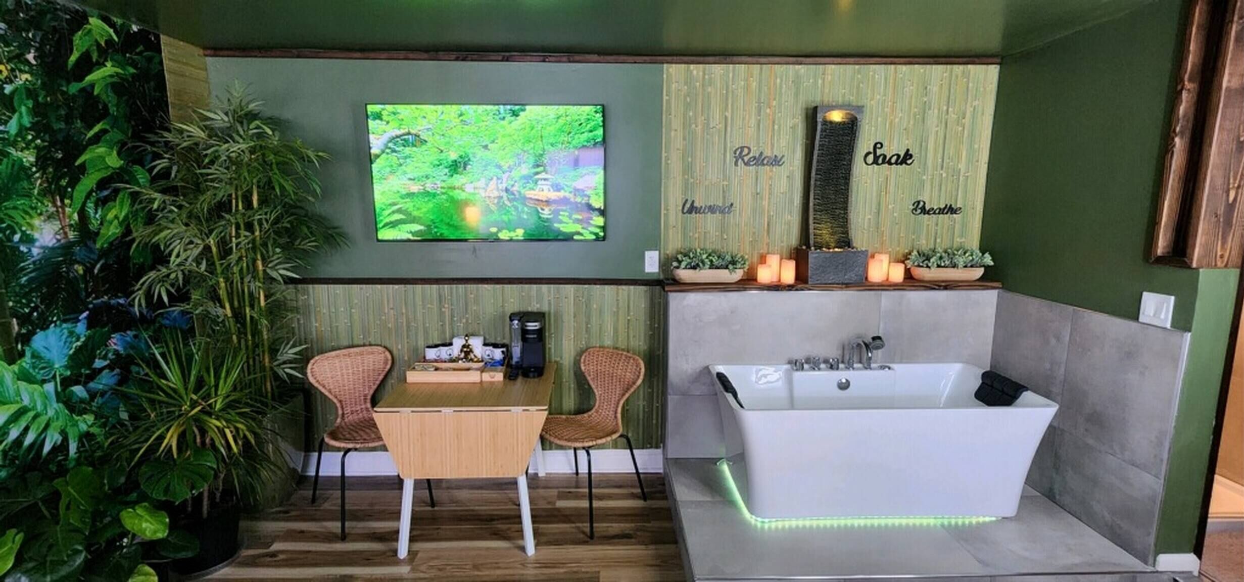 Studio, 1 Bedroom | Dining