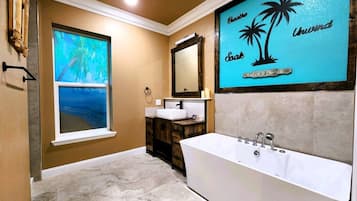 House, 2 Bedrooms | Bathroom