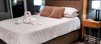 Tahoe Studio Spa With Hot Tub and Sauna