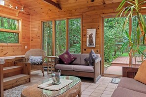 Fernseher, Kamin, Arbeitsbereiche