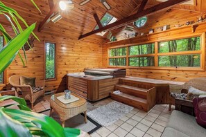 Interior - Charming Lake Harmony Chalet Pickleball, Game Room (Lake Harmony)