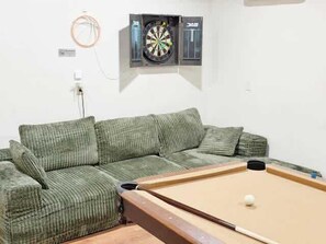 TV, lareira, escritórios
