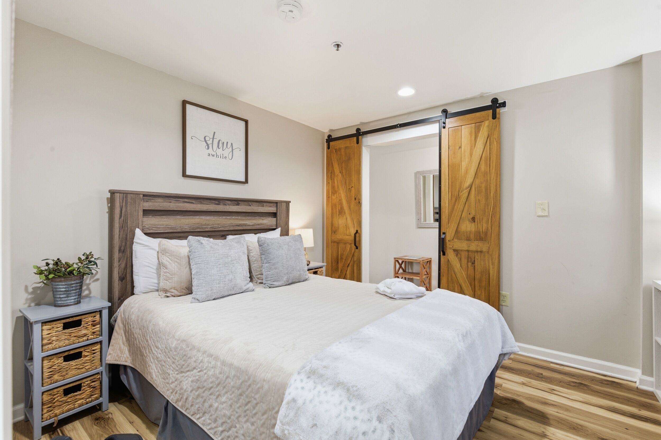2 bedrooms, WiFi, bed sheets