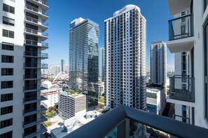 Property grounds - The Crosby Miami - New 1 Bdr Condo full amenitties (Miami)