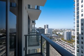 Property grounds - The Crosby Miami - New 1 Bdr Condo full amenitties (Miami)