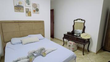 2 quartos, Wi-Fi de cortesia, roupa de cama