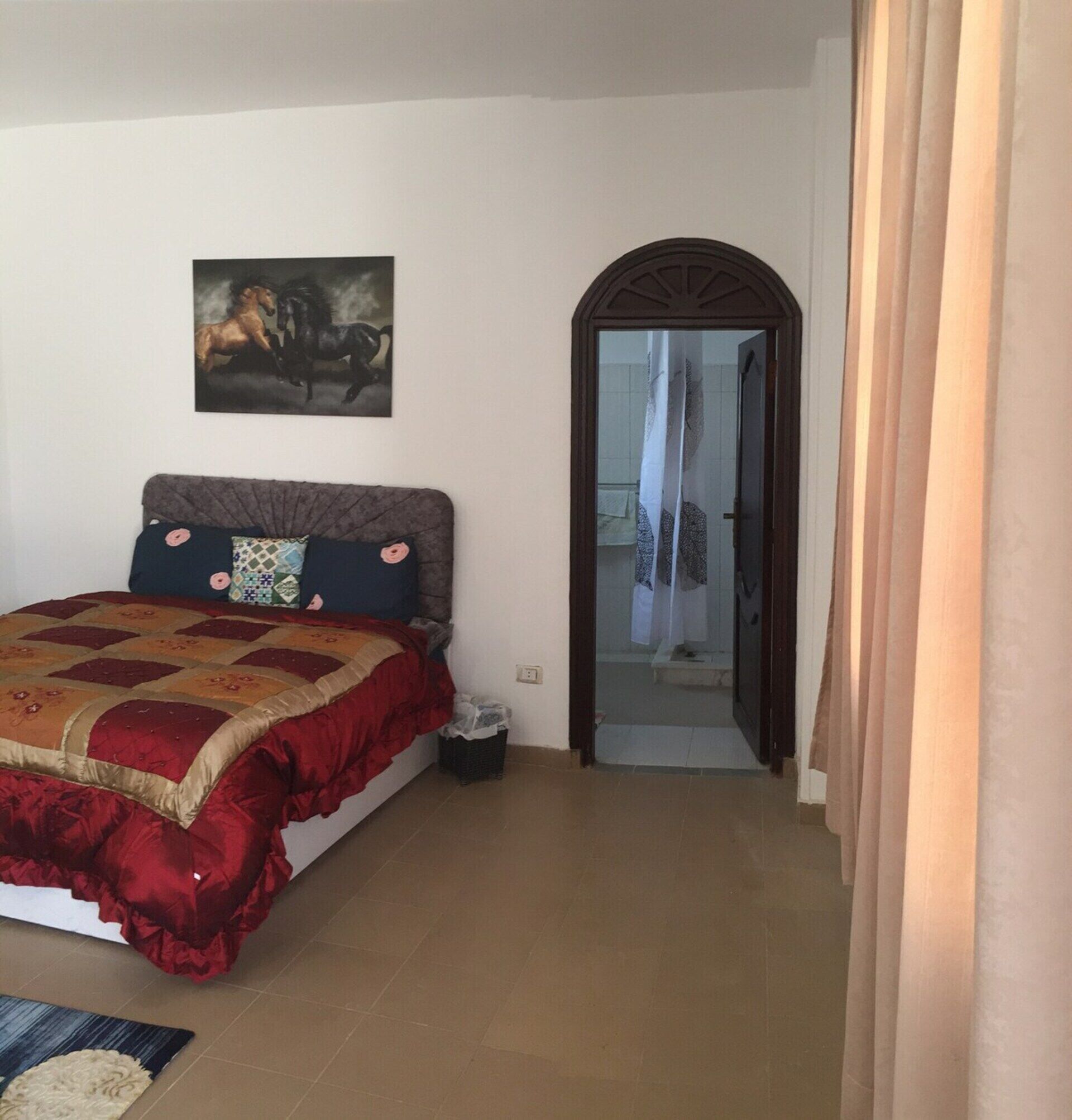 10 bedrooms, iron/ironing board, internet, bed sheets
