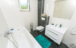 Shower, hair dryer - 2 bedroom gorgeous apartment in Brela (Brela)