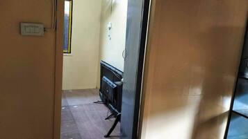 Shared Dormitory, 1 Bedroom, Smoking, Patio | Interior