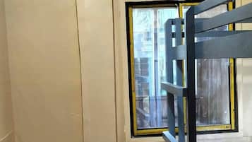 Shared Dormitory, 1 Bedroom, Smoking, Patio