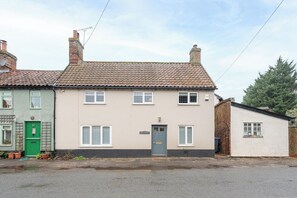 Exterior - Hollyhocks, Tunstall (Tunstall)