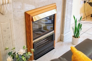 Living area - Spacious 2-Bedroom Apartment Stay (Galway)