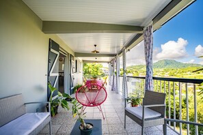 Outdoor dining - Vrbo Property (Le Vauclin)