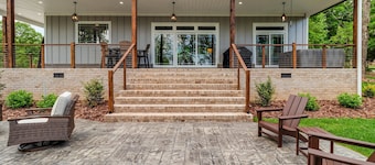 LAKEFRONT RETREAT W/ PRIVATE DOCK, HOT TUB & GAME ROOM - UWHARRIE MOUNTAINS