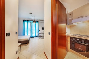 1 bedroom, bed sheets