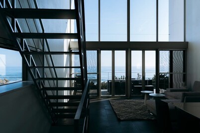 Private villa with sauna overlooking the horizon | A front-row seat on the ocean