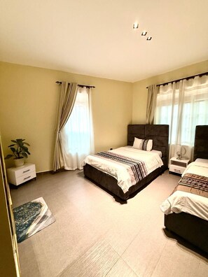 3 bedrooms, iron/ironing board, WiFi, bed sheets - Serenity at it's best (Kampala)