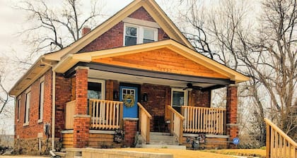 Craftsman house near downtown KC and MCI airport