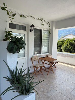 Outdoor dining - 5-Min Walk to Beach • Mountain View Terrace Studio (Goynuk)