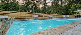 Modern Forest 3-Bedroom Home w/ Bunk Beds upstairs. Private Pool, HotTub, & More
