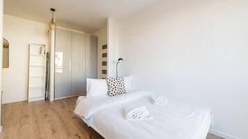 1 chambre, fer et planche à repasser, Wi-Fi, draps fournis