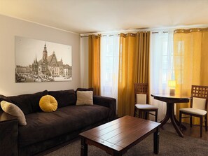 TV - Rynek Wrocław Heritage Apartment (Wrocław)
