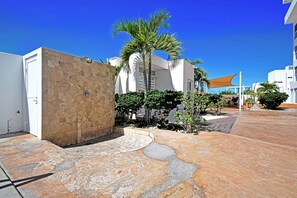 Property grounds - Breathtaking Ocean Views, Pool & Balcony Bliss (La Paz)