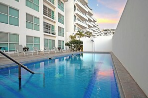 Pool - Breathtaking Ocean Views, Pool & Balcony Bliss (La Paz)