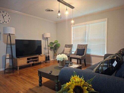 3-bedroom house in superb Beaumont with cool AC and comfort