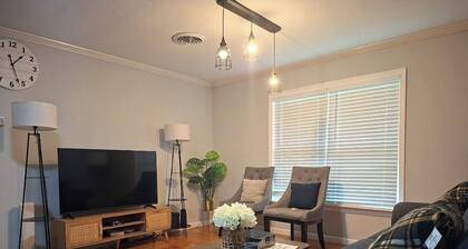 3-bedroom house in superb Beaumont with cool AC and comfort