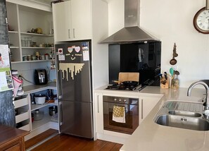 Private kitchen - Sunny, Central, Walk to Eden Park, Child and Pet friendly (Auckland)