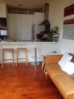 Smart TV - Sunny, Central, Walk to Eden Park, Child and Pet friendly (Auckland)