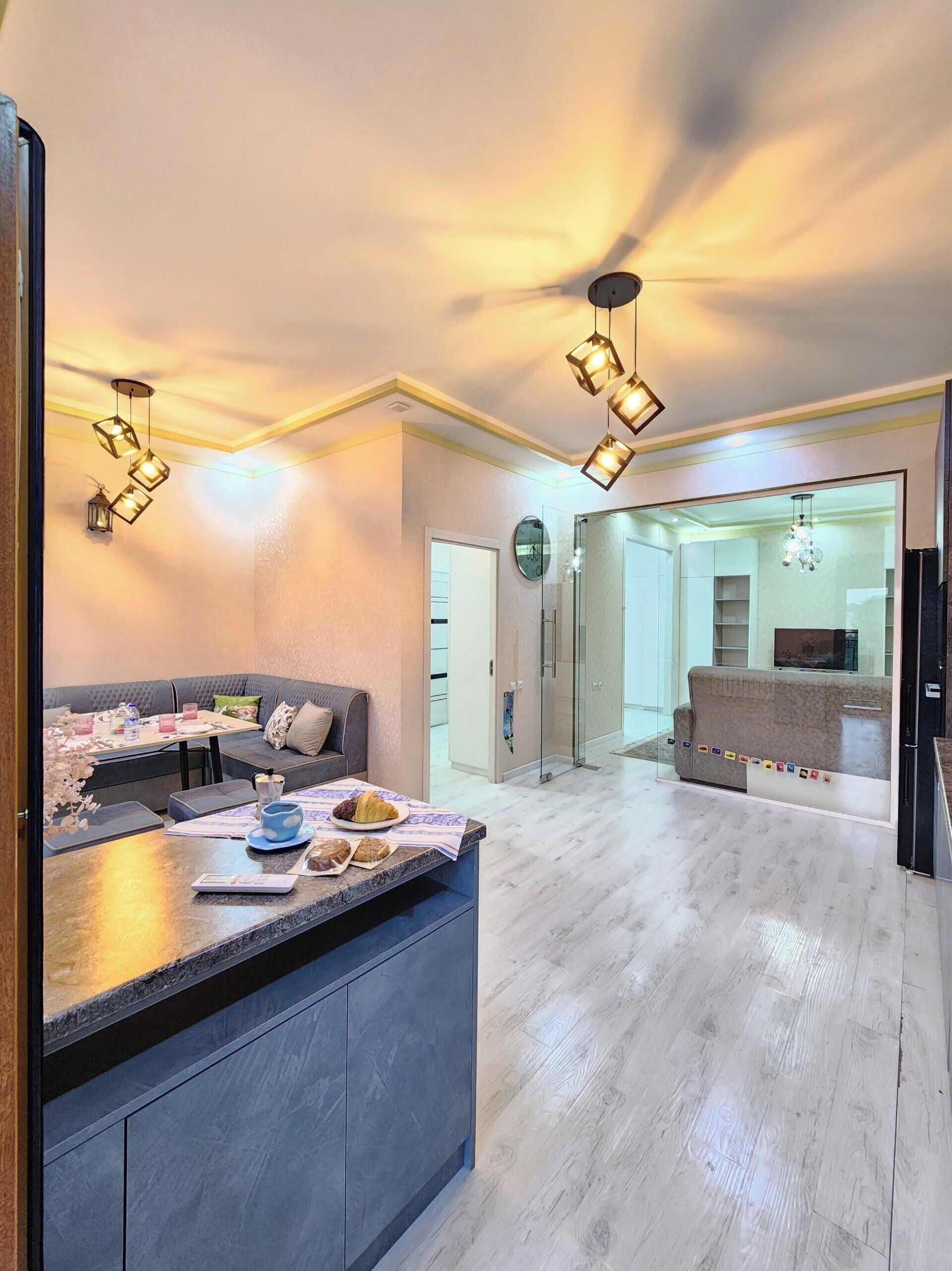 Classic Apartment, City View | Interior