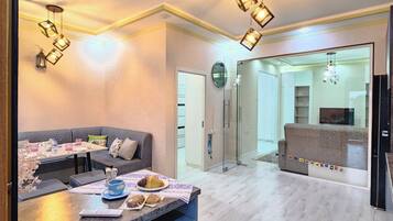 Classic Apartment, City View | Interior