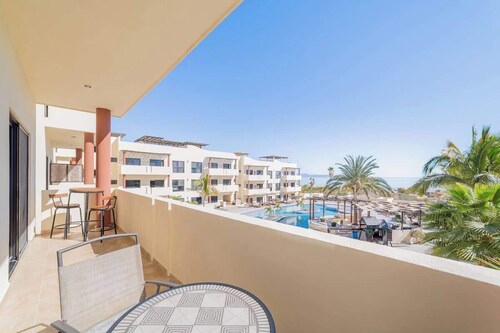 Oceanview condo w Resort amenities, Steps to Beach