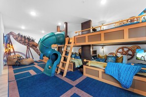 Children’s area - Poolside+Firepit+Hot Tub+Slides+Hidden Arcade (Hollister)