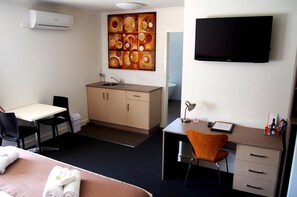 Room - Hotel Gracelands (Parkes)