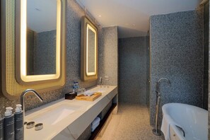 Chambre Double Supérieure, vue océan | Salle de bain