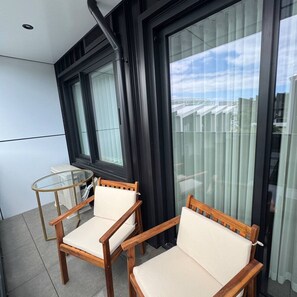 Terrace/patio - Entire Stunning Apartment Accommodation in CBD (Christchurch)