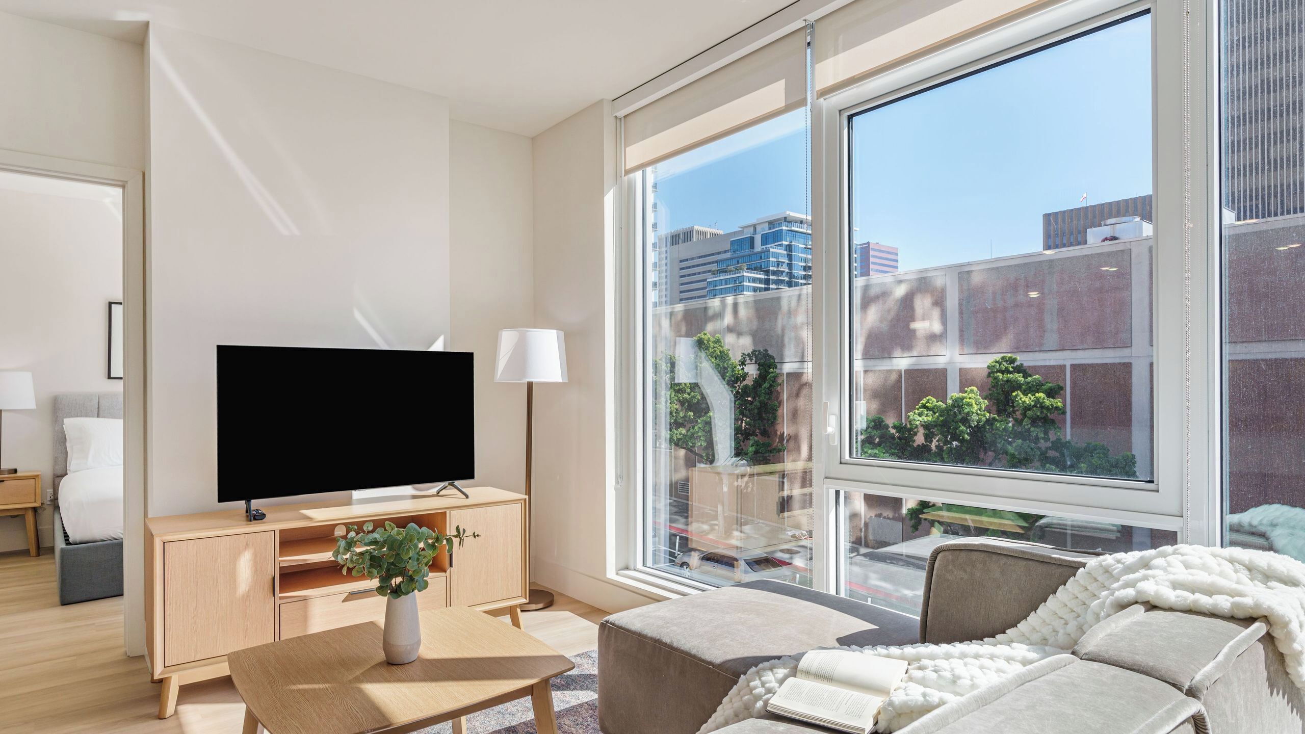 Apartment, 2 Bedrooms | Front of property