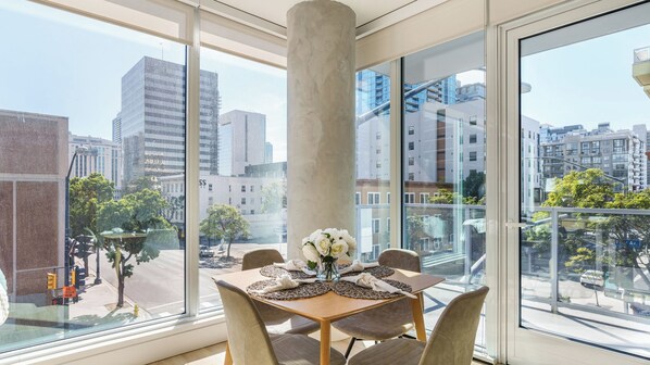 Appartement, 2 slaapkamers | Dineerruimte