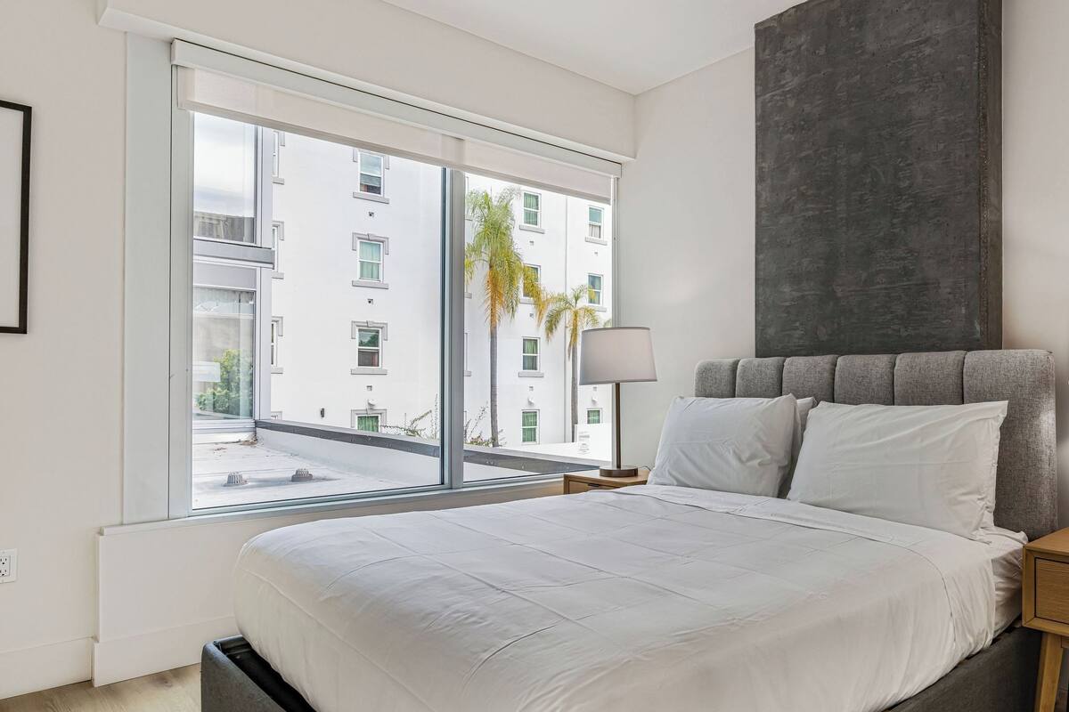 Superior Two-Bedroom | Meja kerja, ruang kerja ramah laptop, Wi-Fi gratis, dan seprai linen