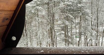 Cozy Family-Friendly A-Frame - 5 min to Windham Mt with AC