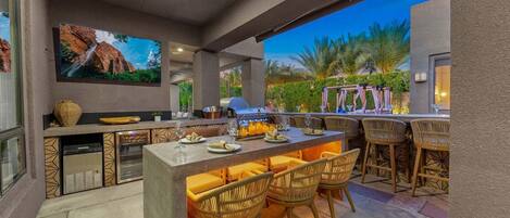 Outdoor dining