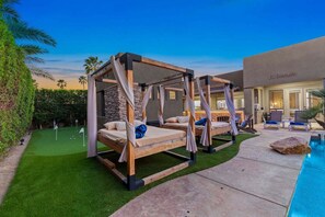 Terrace/patio - El Dorado: Pool, Spa. Game Room, Fire Pit, Putting Green! (Indio)