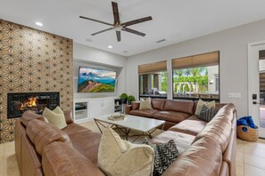 Smart TV, fireplace - El Dorado: Pool, Spa. Game Room, Fire Pit, Putting Green! (Indio)