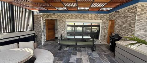 Apartment, 3 Bedrooms, Smoking, Balcony | Interior