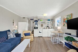 Living area - Effortless Island Living by the Sea | Heated Pool Access (Tybee Island)