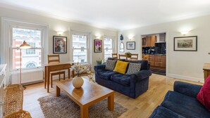 TV - GuestReady - Charming Central London Retreat (London)