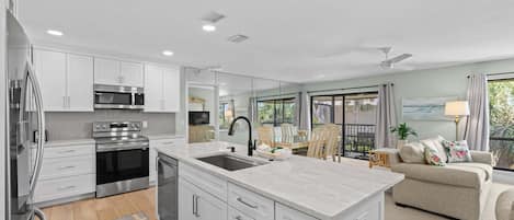 Fridge, microwave, stovetop, dishwasher